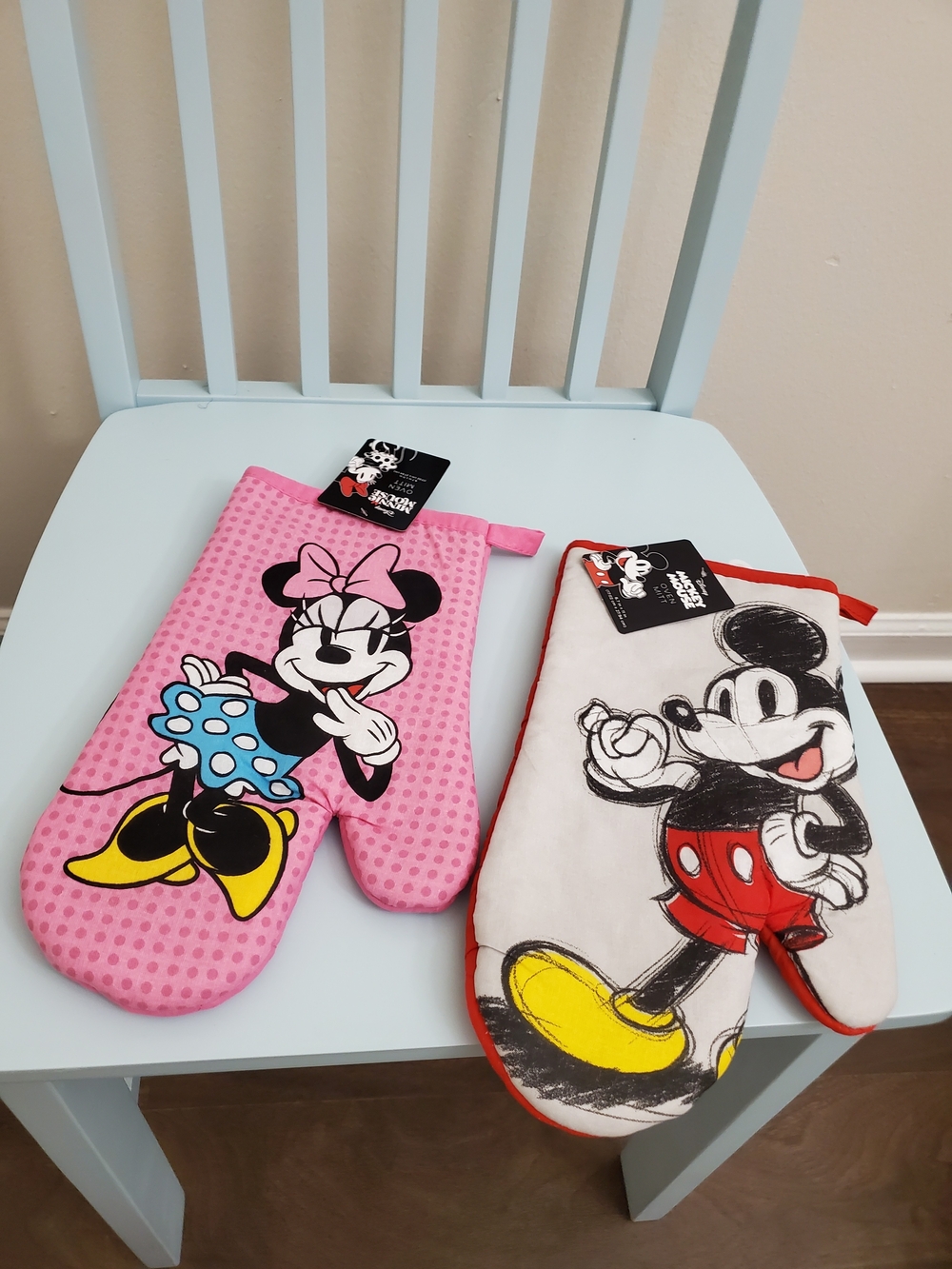 Disney Minnie & Mickey Kids Oven Mitt Set - Pink, White, Red, Yellow